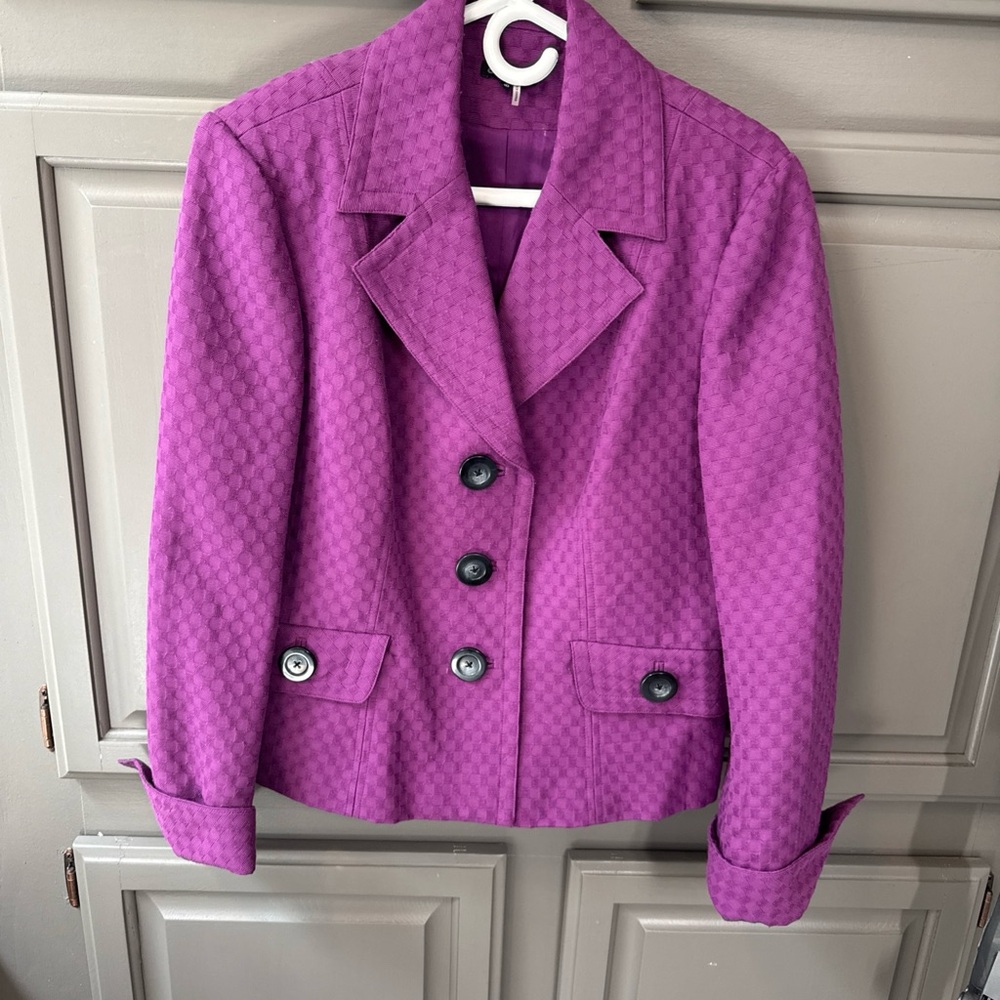 600 West
Tailored Purple Textured Button-Front Blazer